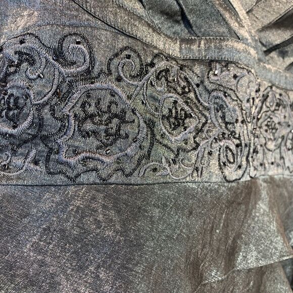 𝅺LE Chateau Metallic Grey Ruffled Formal Dress - Picture 4 of 10